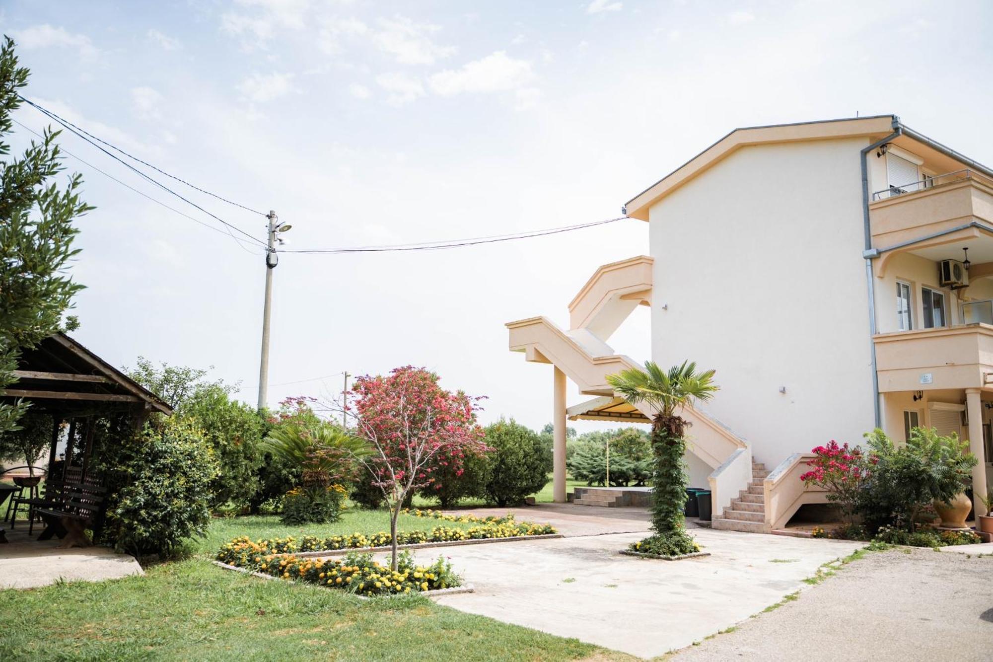 Apartments Rudaj Ulcinj Exterior photo